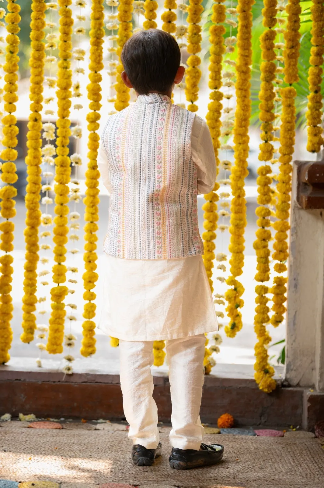 Ethnic Kurta With off white Embroidered Jacket And Pyjama